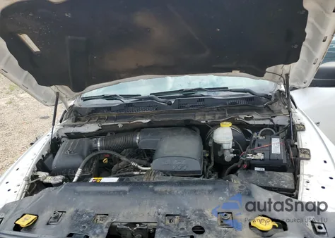 2018 Ram 1500 St z USA, uszkodzony, nr VIN 1C6RR6FG3JS325727